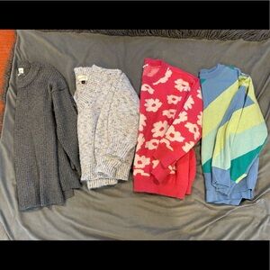 Women’s sweater bundle